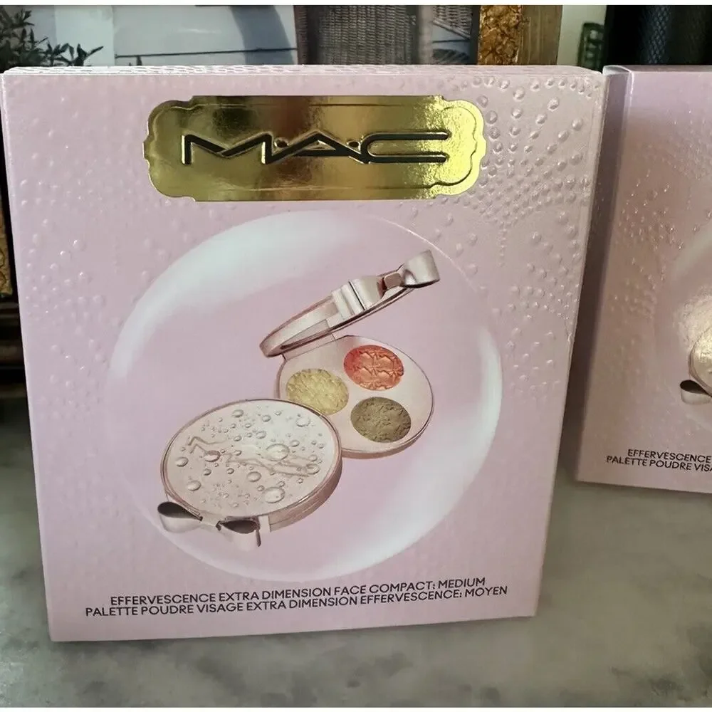 MAC 2022 Holiday Bubbles Bows Effervescence Extra Dimension Face Compact MEDIUM